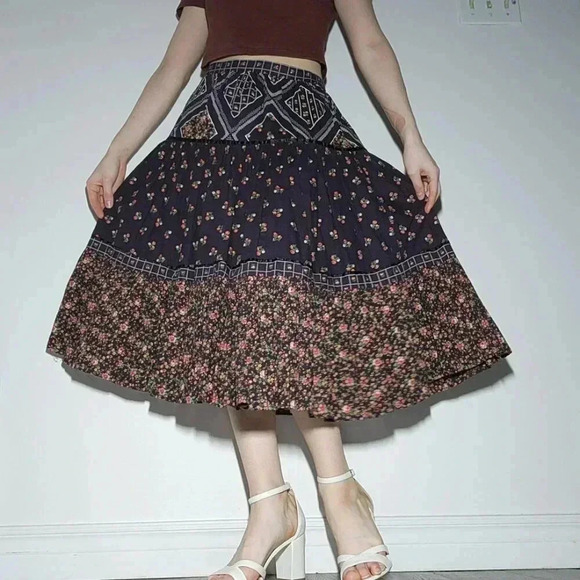 Vintage Navy and Pink Floral Midi Skirt - Picture 4 of 14